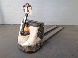 Transpalette accompagnant Crown WP2320-20