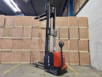 Gerbeur accompagnant Hangcha CDD16-AC1-L