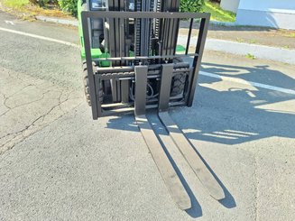 Chariot élévateur frontal 4 roues Hangcha XC30i
