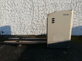 Transpalette porté debout Crown RT4000