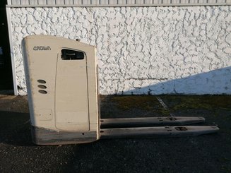 Transpalette porté debout Crown RT4000