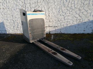 Transpalette porté debout Crown RT4000