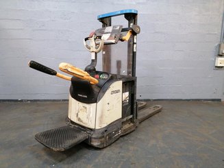 Gerbeur à plate-forme rabattable Crown DT3040 - 2
