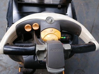 Gerbeur à plate-forme rabattable Crown DT3040