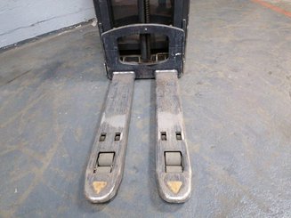 Gerbeur à plate-forme rabattable Crown DT3040