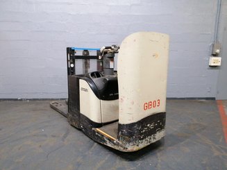 Gerbeur à plate-forme rabattable Crown DT3040