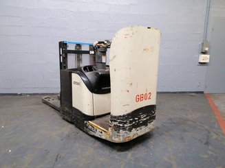 Gerbeur à plate-forme rabattable Crown DT3040