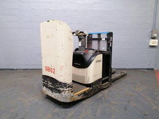 Gerbeur à plate-forme rabattable Crown DT3040