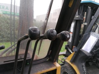 Chariot élévateur frontal 4 roues Caterpillar GP45K2