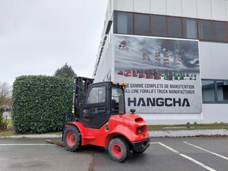 Chariot élévateur tout terrain Hangcha TT30-2
