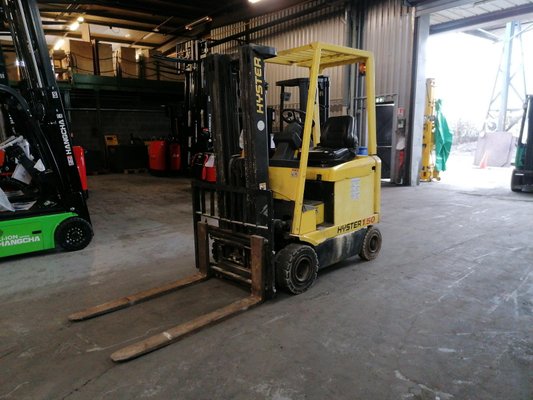 Chariot élévateur frontal 4 roues Hyster E1.50XM - 1