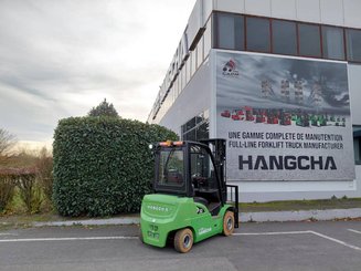 Chariot élévateur frontal 4 roues Hangcha XC30i