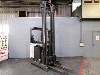 Chariot à mât rétractable UniCarriers COMPACT UND140 - 6