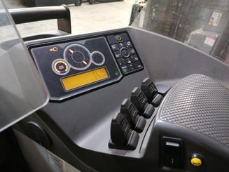 Chariot à mât rétractable UniCarriers COMPACT UND140 - 10