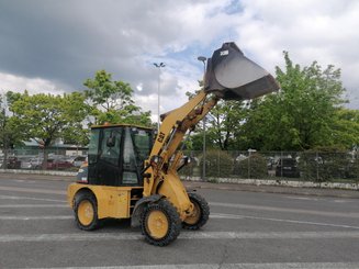 Chargeuse articulée Caterpillar 904B