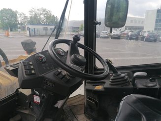 Chargeuse articulée Caterpillar 904B