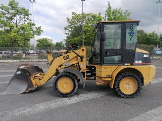 Chargeuse articulée Caterpillar 904B