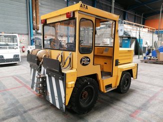 Tracteur de remorquage ATA 5500 LPG
