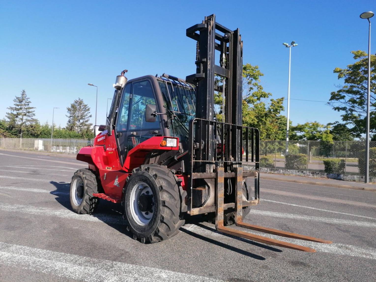 Chariot élévateur tout terrain Manitou M26-4 T3B à vendre sur CAPM Europe