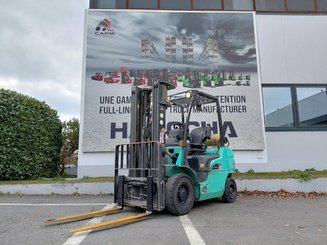 Chariot élévateur frontal 4 roues Mitsubishi FG25NT - 1