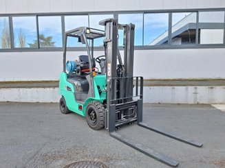 Chariot élévateur frontal 4 roues Mitsubishi FG15N