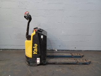 Transpalette accompagnant Yale MP20 AC