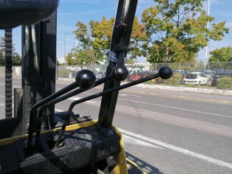 Chariot élévateur frontal 4 roues Hyster H4.00XL - 9