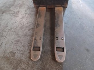 Transpalette accompagnant Crown WT3040 2.00