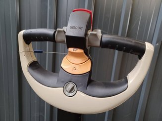 Gerbeur accompagnant Crown WF3000-1.0FT - 8