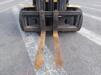 Chariot élévateur frontal 4 roues Caterpillar GP45K2 - 8