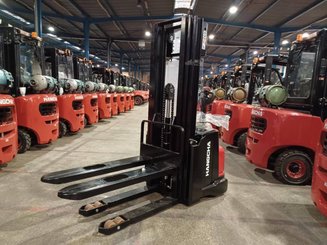 Gerbeur accompagnant Hangcha CDD12-AEC2