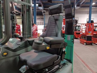 Chariot à mât rétractable multidirectionnel Mitsubishi RBM25 N3