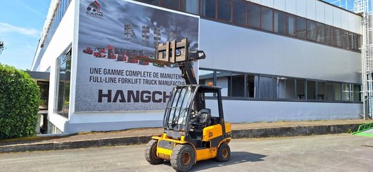 Chariot élévateur télescopique JCB TLT30D - 1