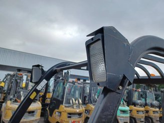 Chariot élévateur frontal 4 roues Caterpillar GP25N - 5