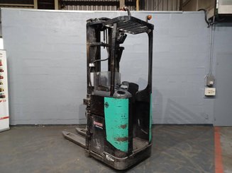 Gerbeur porté debout Caterpillar NSR20N