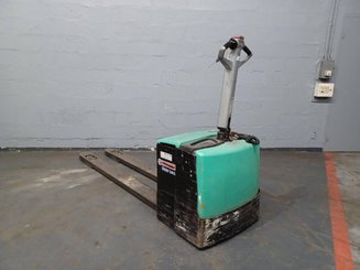 Transpalette accompagnant Caterpillar NPP20M