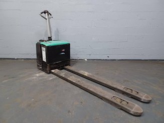 Transpalette accompagnant Caterpillar NPP20M