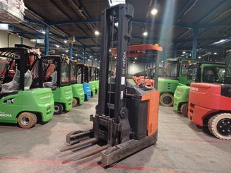 Chariot à mât rétractable BT RRE 160 - 6