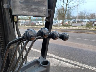 Chariot élévateur frontal 4 roues Caterpillar EP25K