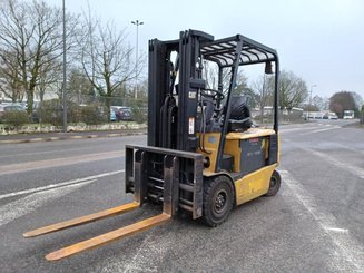 Chariot élévateur frontal 4 roues Caterpillar EP25K