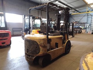Chariot élévateur frontal 4 roues Caterpillar EP35K