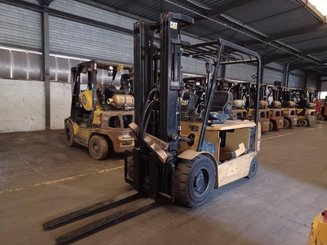 Chariot élévateur frontal 4 roues Caterpillar EP35K