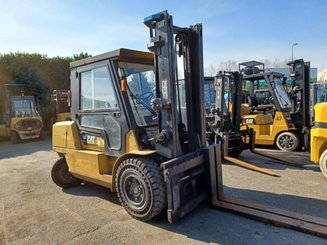 Chariot élévateur frontal 4 roues Caterpillar DP50K2 - 1