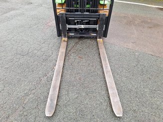 Chariot élévateur frontal 4 roues Hangcha AE30-I