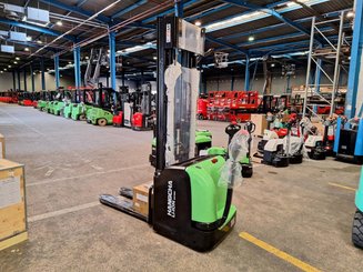 Gerbeur accompagnant Hangcha CDD16-AC2-I