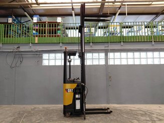 Gerbeur porté debout Caterpillar NSR16N