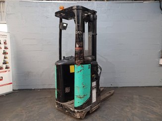 Gerbeur porté debout Caterpillar NSR16N