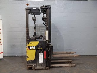 Gerbeur porté debout Caterpillar NSR20N