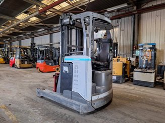 Chariot à mât rétractable Nissan UHD250DTFVRF480
