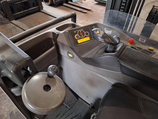 Chariot à mât rétractable Nissan UHD250DTFVRF480